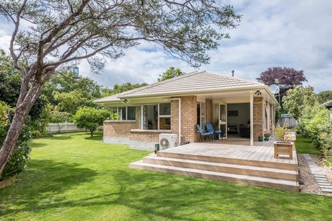 Photo of property in 4 Kaikomako Road, Waikanae, 5036