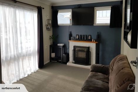 Photo of property in 4 Bartholomew Road, Levin, 5510