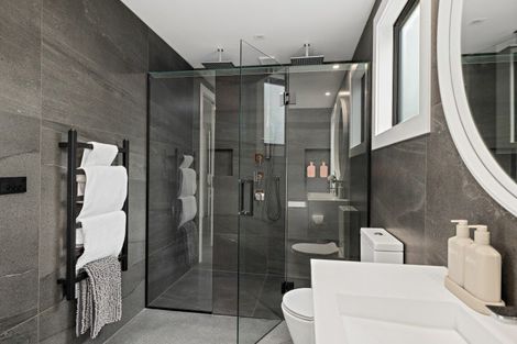 Photo of property in 7 Wrybill Way, Point Wells, 0986