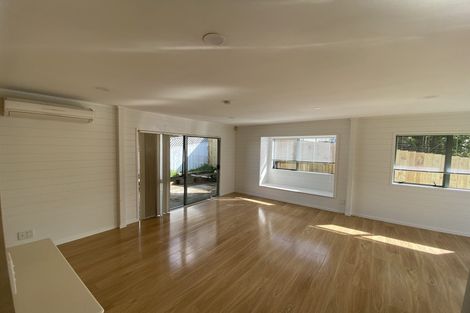 Photo of property in 1/4 Mossop Rise, Glenfield, Auckland, 0629