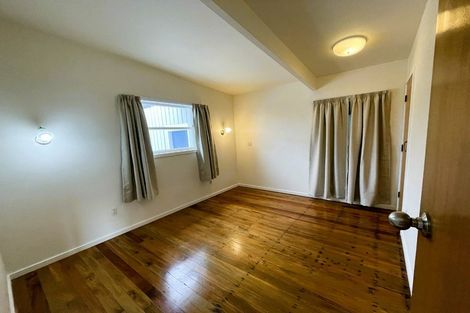 Photo of property in 103 Dowse Drive, Maungaraki, Lower Hutt, 5010