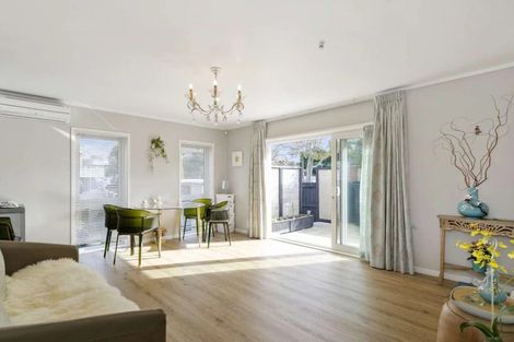 Photo of property in 1/25 Wycherley Drive, Bucklands Beach, Auckland, 2014