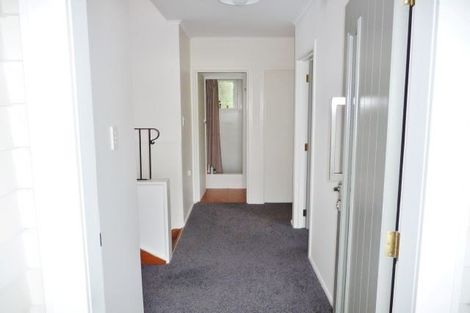 Photo of property in 16 Seaview Road, Cable Bay, 0420