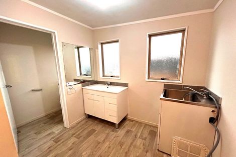 Photo of property in 426 Roscommon Road, Clendon Park, Auckland, 2103