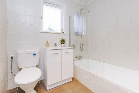 Photo of property in 2/16 Waiari Road, Conifer Grove, Takanini, 2112