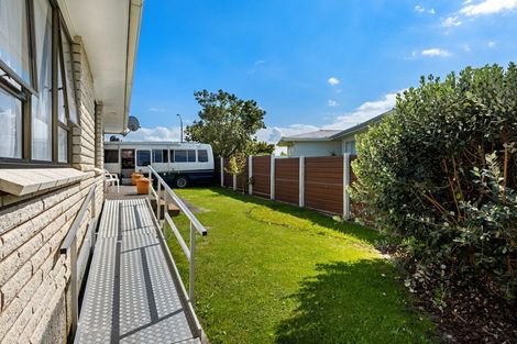 Photo of property in 4 Totara Crescent, Hawera, 4610