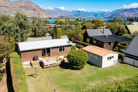 Photo of property in 223 Beacon Point Road, Wanaka, 9305