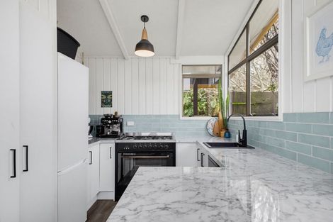 Photo of property in 6 Crownhill Street, Spotswood, New Plymouth, 4310