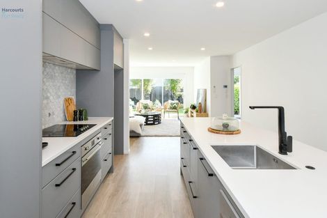 Photo of property in 6 Hoiho Road, Pukekohe, 2120