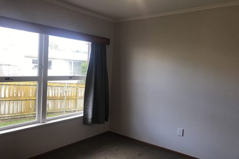 Photo of property in 2/497 Beach Road, Murrays Bay, Auckland, 0630