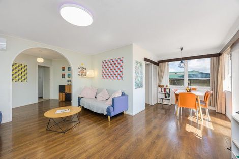 Photo of property in 38 Bond Crescent, Forrest Hill, Auckland, 0620