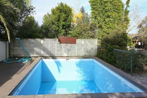 Photo of property in 20 Fitzwater Place, Henderson, Auckland, 0612