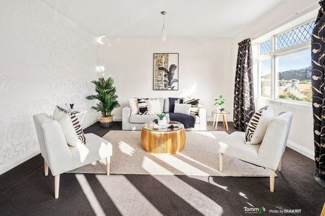 Photo of property in 74 Northland Road, Northland, Wellington, 6012