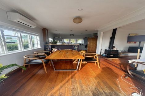 Photo of property in 1/2 Riverview Road, New Lynn, Auckland, 0600