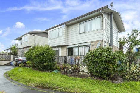 Photo of property in 2/12 Ballater Place, Highland Park, Auckland, 2010