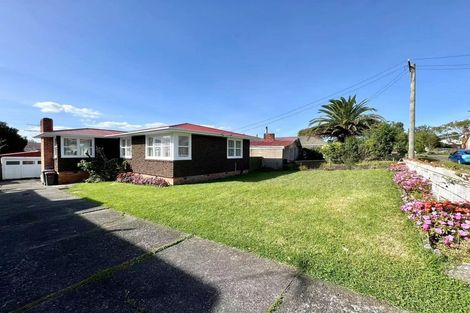 Photo of property in 12 Keats Place, Blockhouse Bay, Auckland, 0600