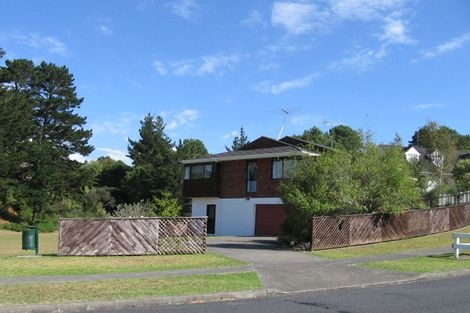 Photo of property in 4 Penguin Drive, Murrays Bay, Auckland, 0630