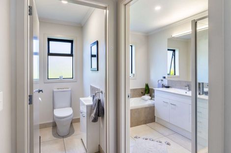 Photo of property in 35 Noumea Drive, Rangatira Park, Taupo, 3330