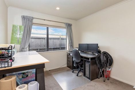 Photo of property in 17 Aberdeen Crescent, Wattle Downs, Auckland, 2103