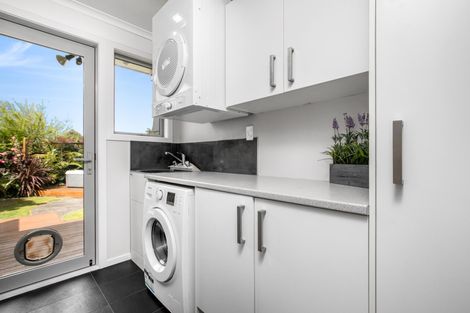 Photo of property in 14 Pinehurst Place, Wattle Downs, Auckland, 2103