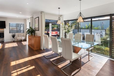 Photo of property in 45b Onewa Road, Northcote, Auckland, 0627