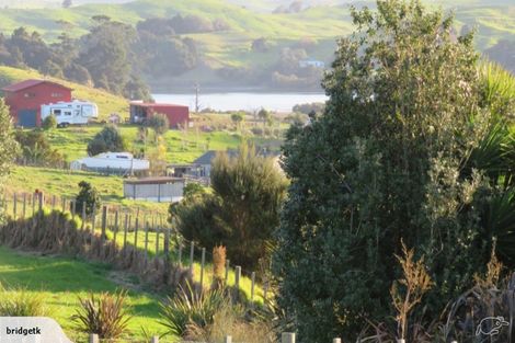 Photo of property in 289 Heatley Road, Whakapirau, 0583