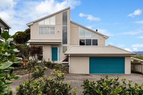 Photo of property in 4 Atua Street, Waikanae Beach, Waikanae, 5036