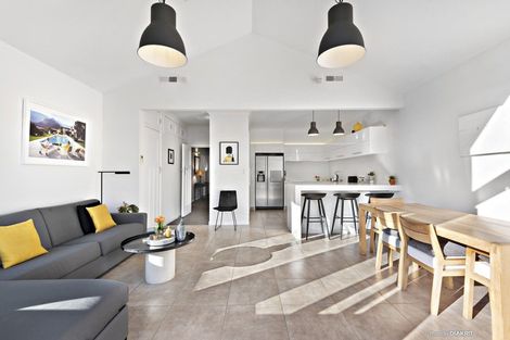 Photo of property in 17 Palm Avenue, Lyall Bay, Wellington, 6022