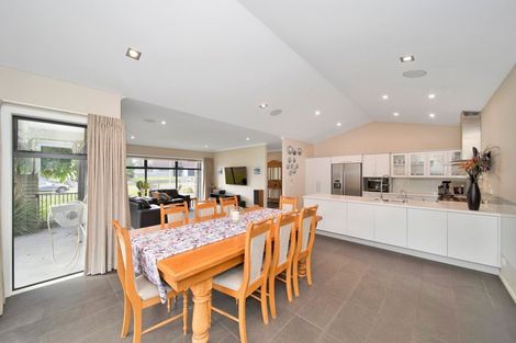 Photo of property in 11 Links Drive, Waiwhakaiho, New Plymouth, 4312
