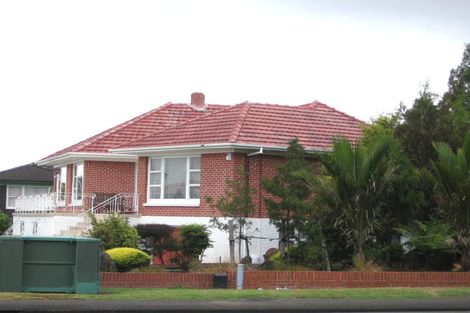 Photo of property in 4263 Great North Road, Glendene, Auckland, 0602