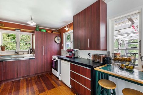 Photo of property in 611 Awhitu Road, Pollok, Waiuku, 2683