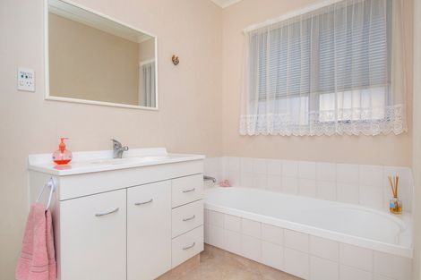 Photo of property in 56b Pemberton Crescent, Greerton, Tauranga, 3112