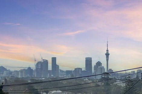 Photo of property in 1/4 Coronation Street, Belmont, Auckland, 0622