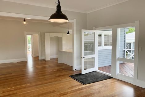 Photo of property in 339 Waitakere Road, Taupaki, Henderson, 0782