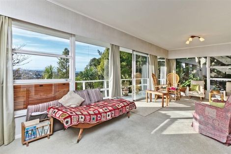 Photo of property in 269 East Coast Road, Mairangi Bay, Auckland, 0630