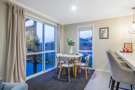 Photo of property in 11 Banks Boulevard, Whitby, Porirua, 5024
