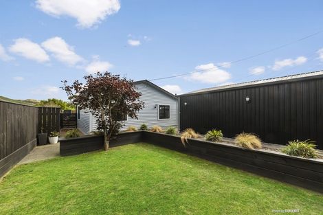 Photo of property in 10 Tarawera Road, Johnsonville, Wellington, 6037