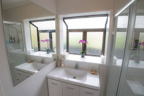 Photo of property in 834b Whangaparaoa Road, Manly, Whangaparaoa, 0930