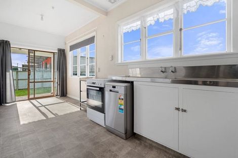 Photo of property in 10 Mcgregor Crescent, Masterton, 5810