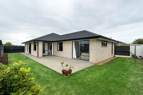 Photo of property in 28 Hartford Crescent, Rolleston, 7615