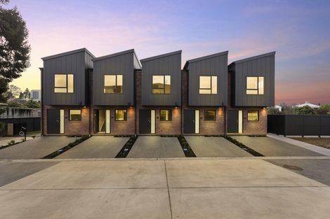 Photo of property in 2/5 Vesty Avenue, Hillcrest, Hamilton, 3216