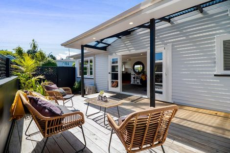 Photo of property in 226 Tukapa Street, Westown, New Plymouth, 4310