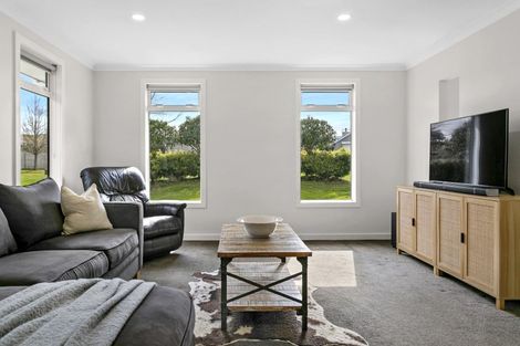 Photo of property in 19 Montgomery Crescent, Kinloch, Taupo, 3377