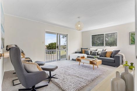 Photo of property in 86 Finlayson Avenue, Clendon Park, Auckland, 2103