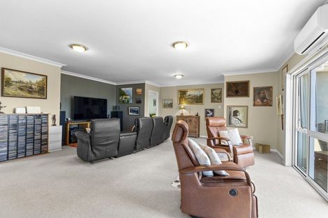 Photo of property in 50 Leslie Street, Waitara, 4320