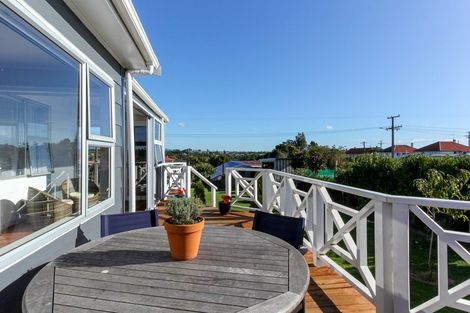 Photo of property in 6 Mouatt Street, Waitara, 4320