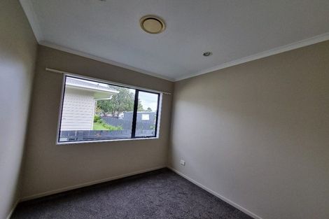 Photo of property in 100a Cobham Crescent, Kelston, Auckland, 0602