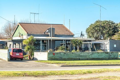 Photo of property in 2 Wharf Street, Castlecliff, Whanganui, 4501