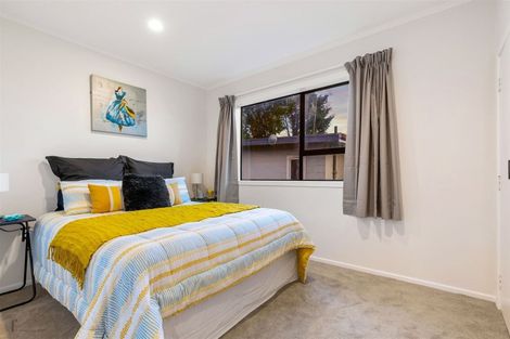 Photo of property in 11 Ranui Station Road, Ranui, Auckland, 0612