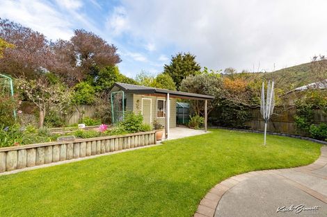 Photo of property in 21 Galveston Grove, Totara Park, Upper Hutt, 5018